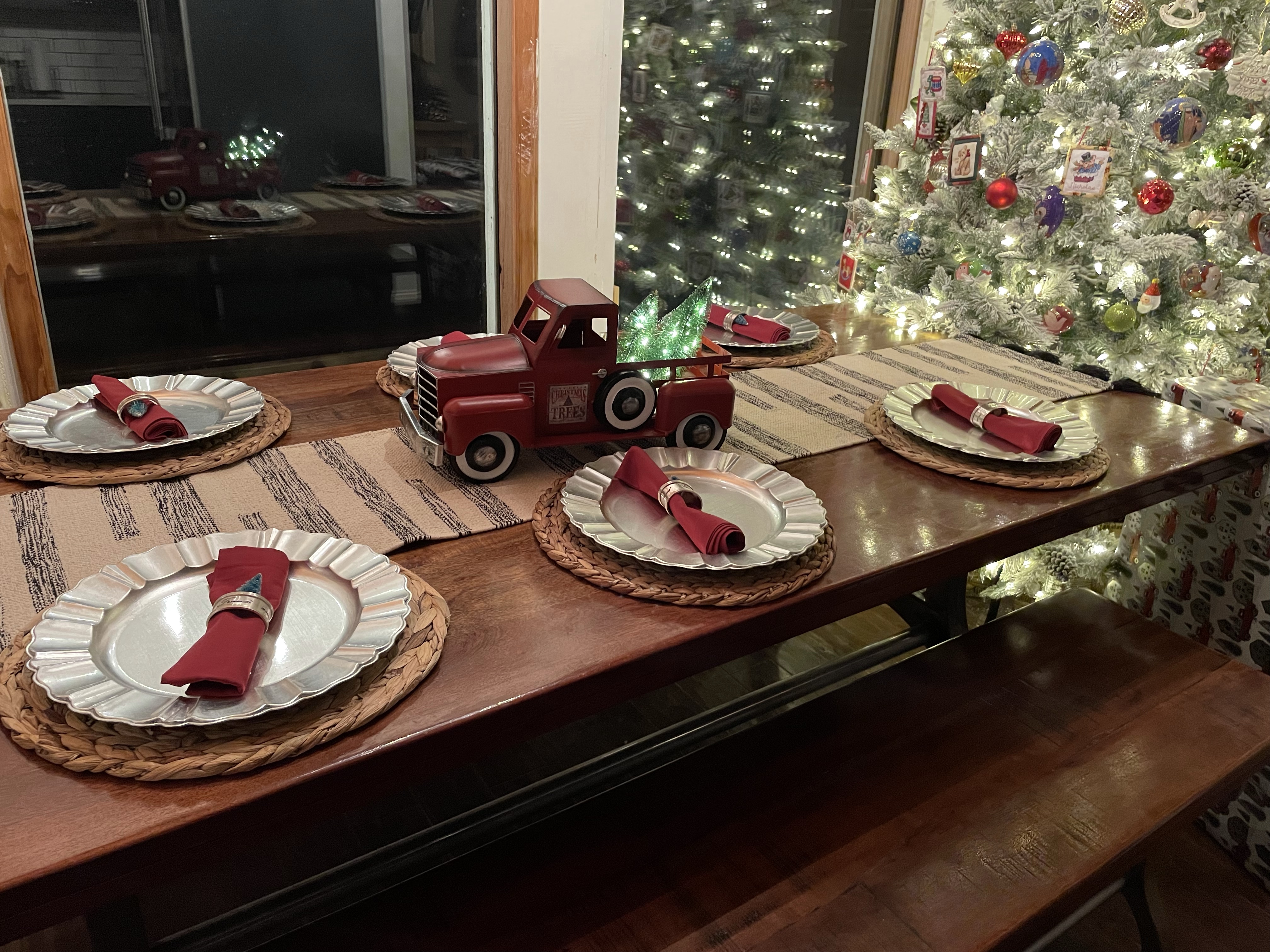 Christmas Table Setting